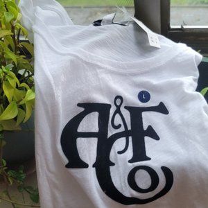 NWT Abercrombie and Fitch Soft blend logo tee size Large